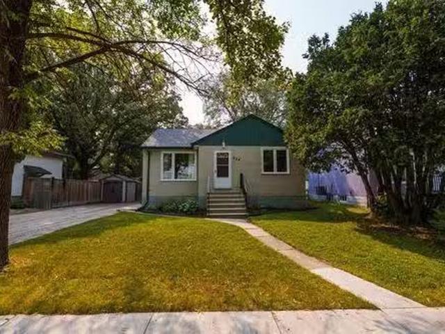 House for sale in East St. Paul, Manitoba