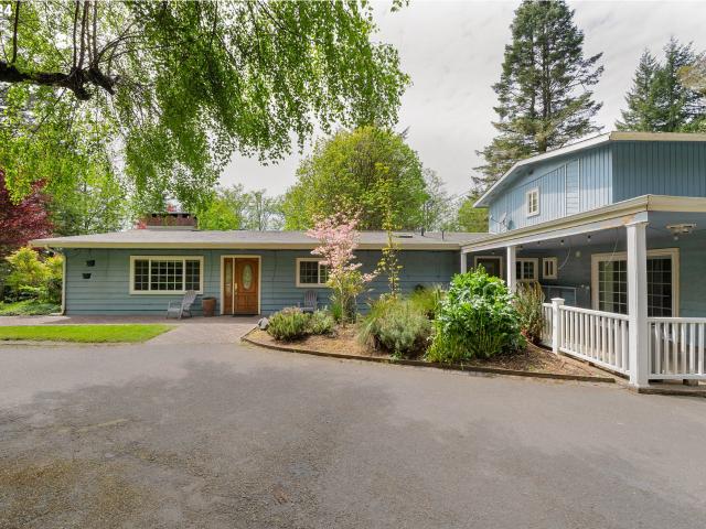 House for sale in Coos Bay
