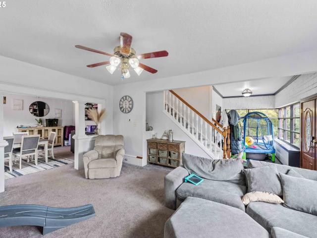 House for sale in Coos Bay