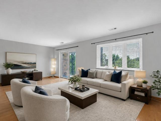 Condo for sale in Des Plaines, Illinois