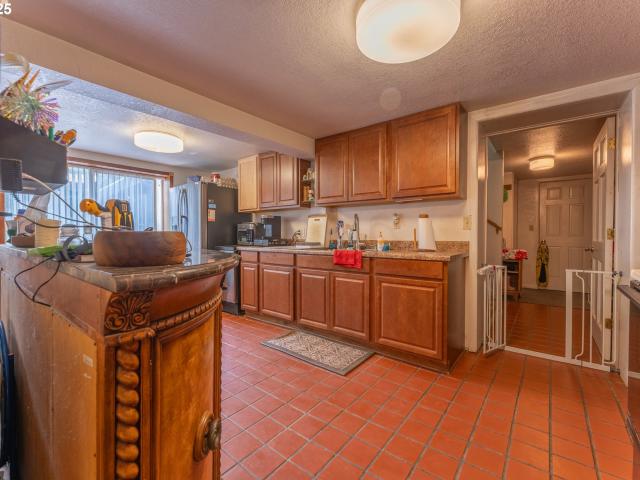 House for sale in Coos Bay