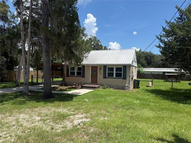 House for sale in Lake Panasoffkee, Florida