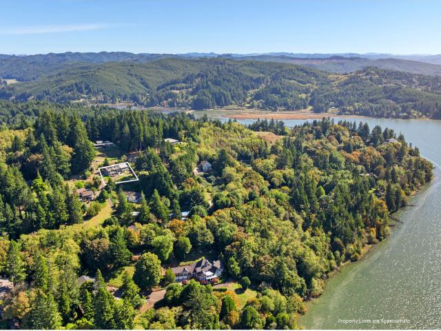 House for sale in North Bend, Coos County