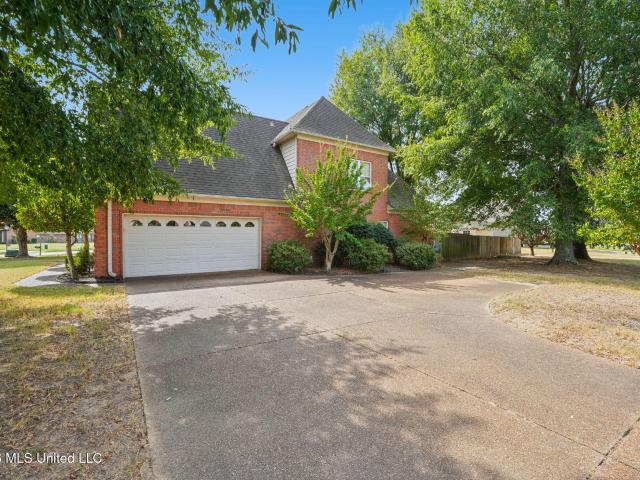 House for sale in Nesbit, Mississippi