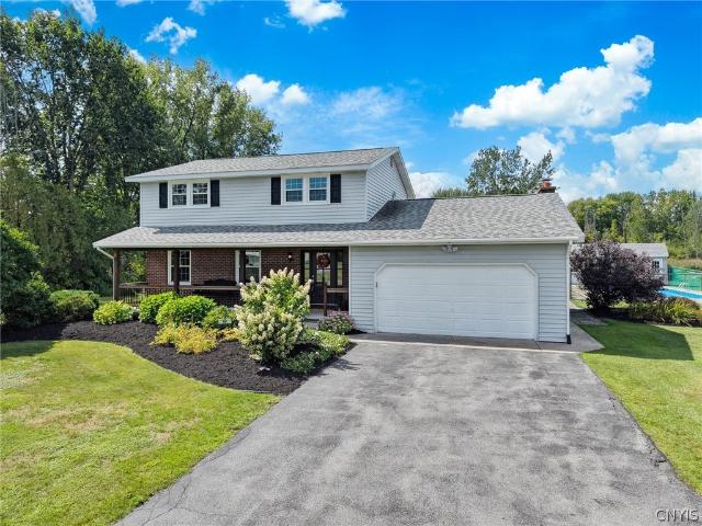 House for sale in Youngs, Town of Clay