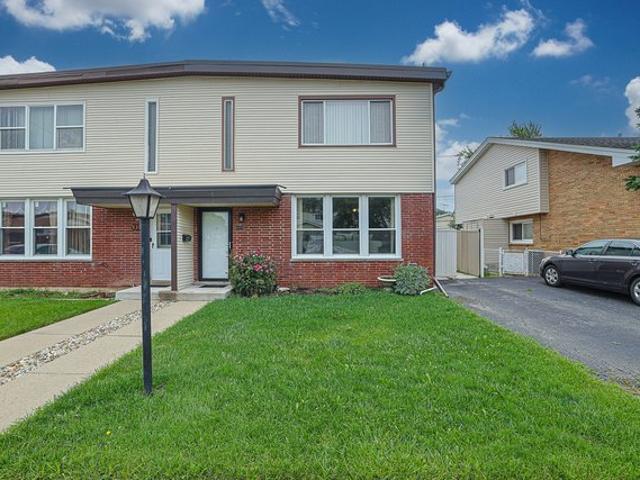 Townhouse for sale in Des Plaines, Illinois