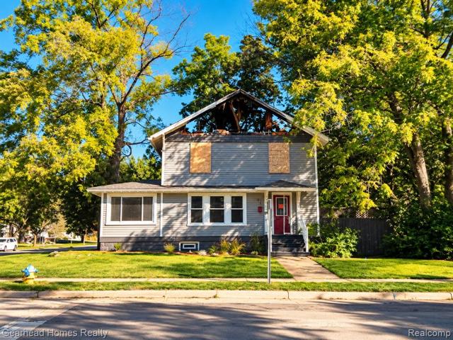 House for sale in Lapeer, Lapeer County