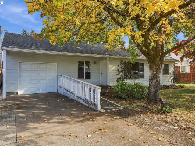 House for sale in Junction City, Lane County