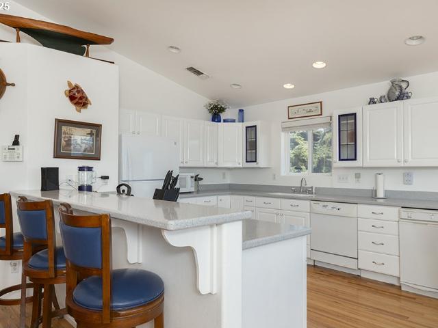 House for sale in Gold Beach