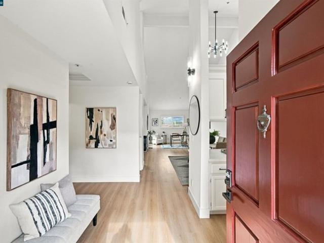 Condo for sale in San Carlos, San Mateo County