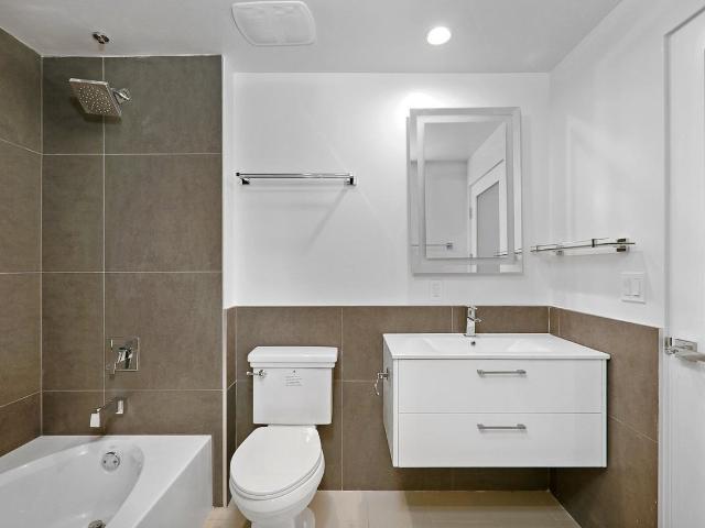 Apartment for rent in Canoga Park, California