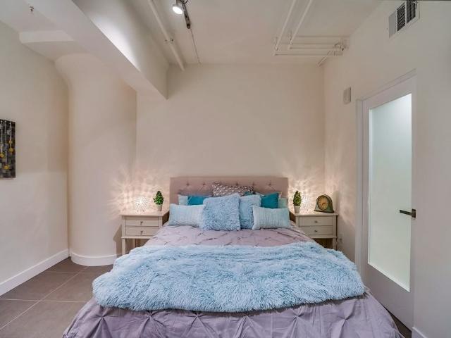 Apartment for rent in Canoga Park, California