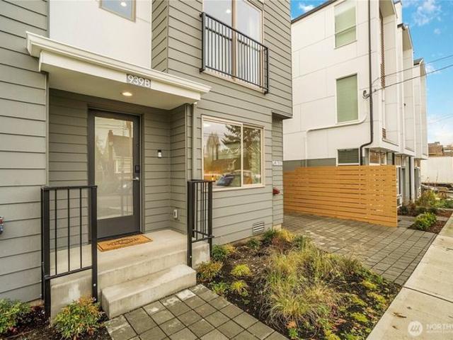 Townhouse for sale in Seattle, Washington