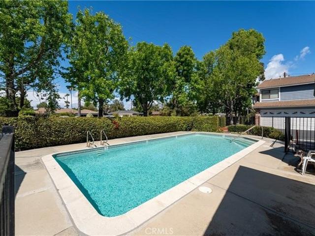 Condo for sale in Costa Mesa, California