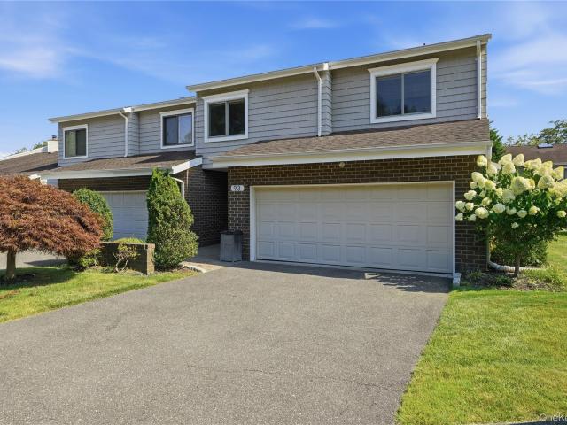 Condo for sale in Bohemia, New York