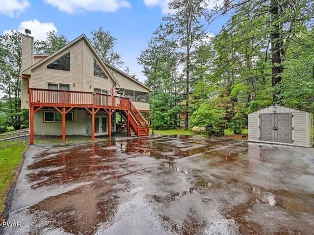House for sale in Lake Ariel, Pennsylvania
