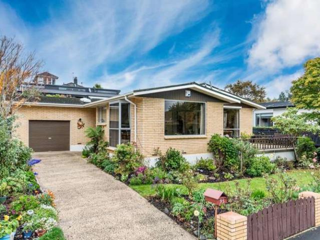 House for sale in Otakou