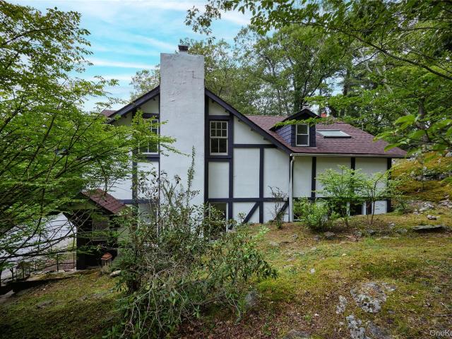 House for sale in Southfields, New York