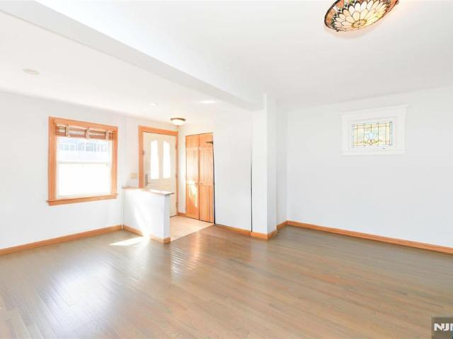 House for sale in Teaneck, New Jersey
