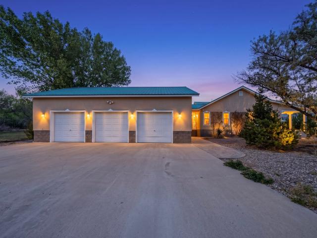 House for sale in Abiquiu, Rio Arriba County