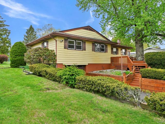 House for sale in Baldwin Place, New York