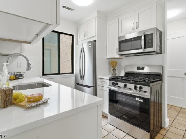Condo for sale in Edison, New Jersey