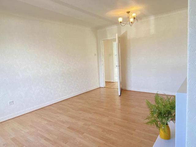 Apartment for rent in Hillington, Scotland