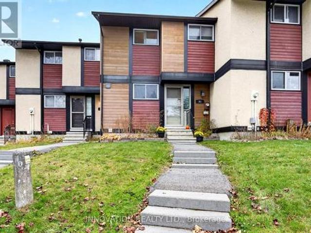 Townhouse for sale in CCC 121, Ottawa
