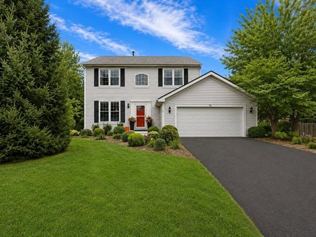 House for sale in Lindenhurst, Illinois