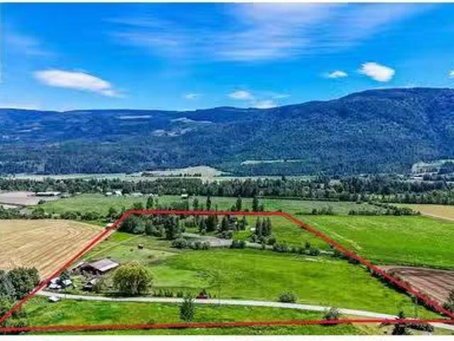 House for sale in Grindrod, Area F (Grindrod/Ashton Creek/Mabel Lake)
