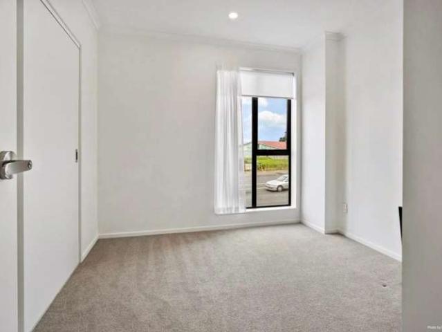 Townhouse for rent in Wiri, Manurewa