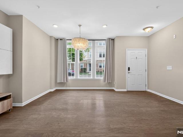 Townhouse for sale in Wood Ridge, New Jersey