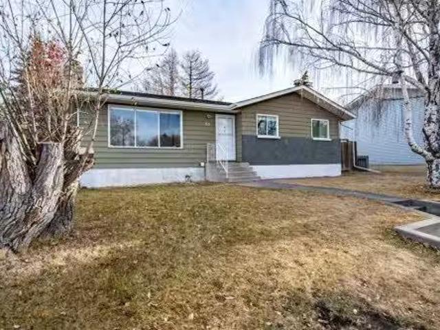 House for sale in Sylvan Lake, Alberta