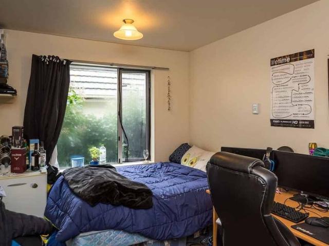 House for rent in Chaslands, Canterbury