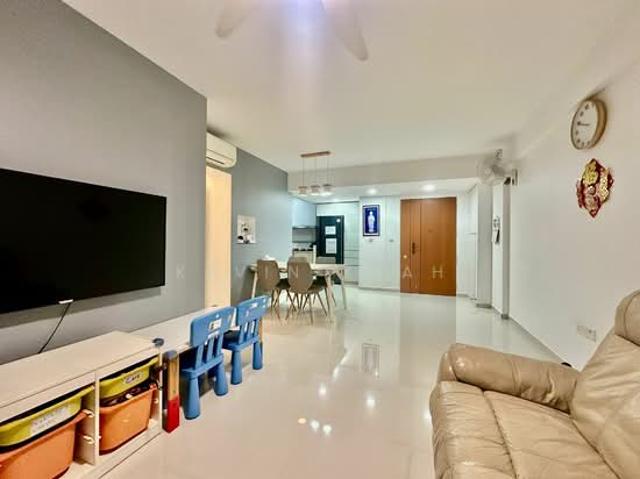 Apartment for rent in Alexandra Road