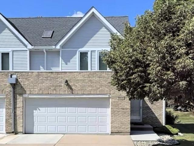 Townhouse for sale in Orland Hills, Illinois