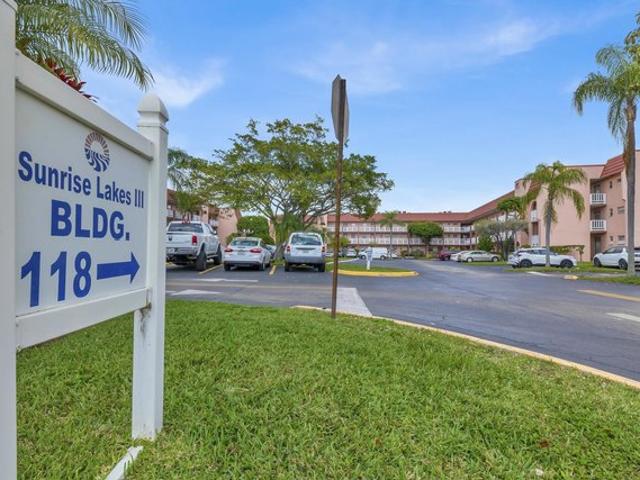 Condo for sale in Sunrise, Florida