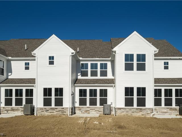 Townhouse for sale in Portage, Ohio