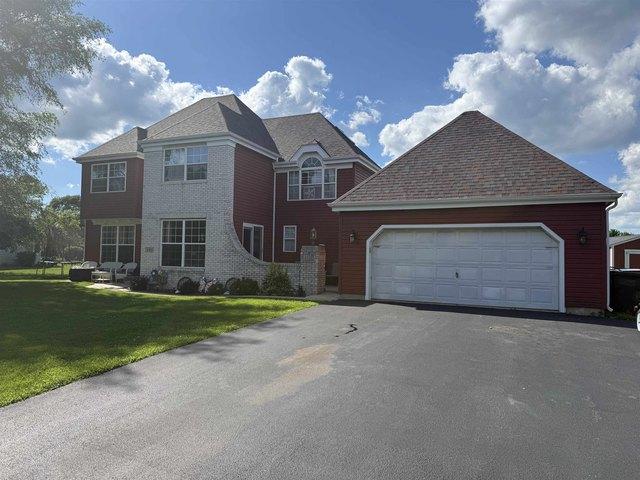 House for sale in Mchenry, Illinois