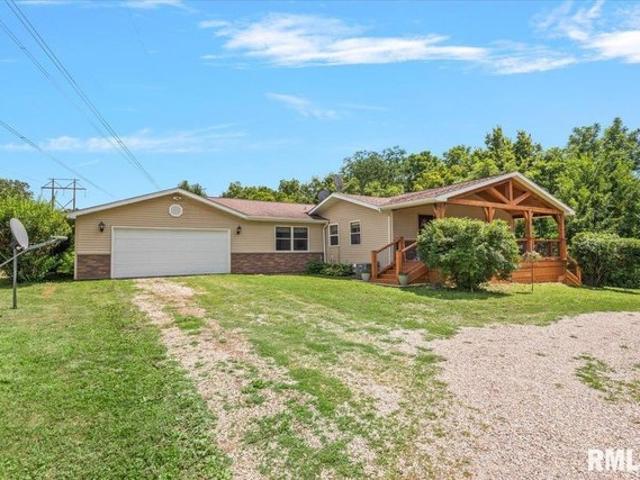 House for sale in Taylorville, Illinois