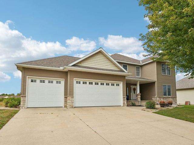 House for sale in Young America, Norwood Young America