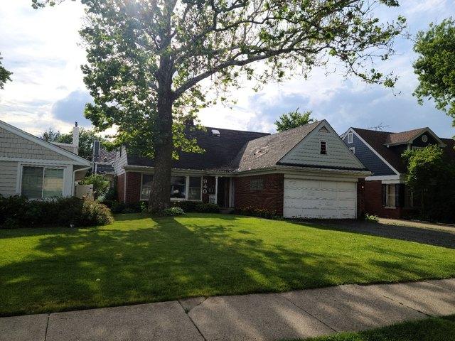House for sale in La Grange, Illinois