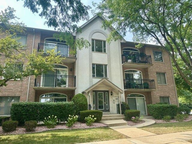 Condo for sale in Hickory Hills, Illinois