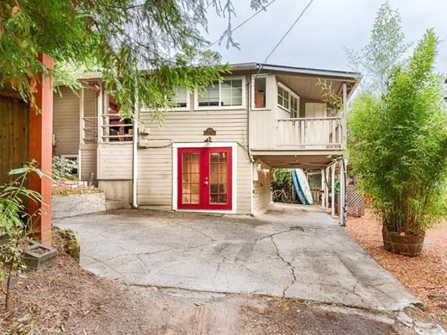 House for sale in Forestville, California