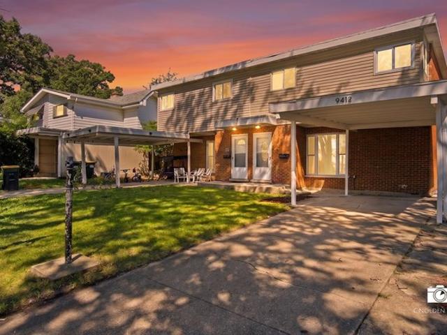 Townhouse for sale in Des Plaines, Illinois