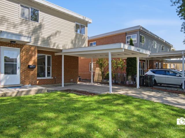 House for sale in Des Plaines, Illinois