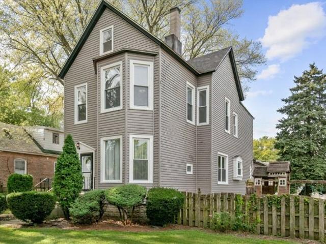 House for sale in Evergreen Park, Illinois