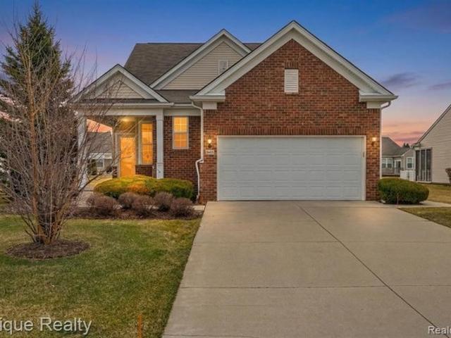 Condo for sale in Grand Blanc, Michigan