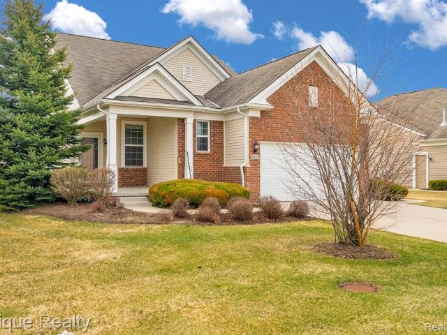 Condo for sale in Grand Blanc, Michigan