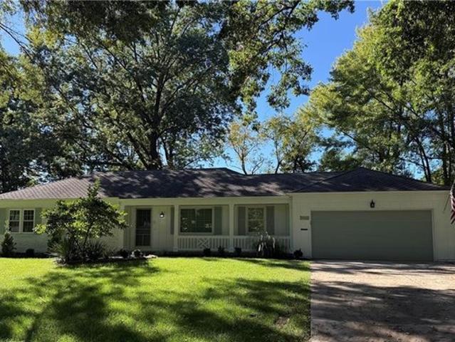 House for sale in Leawood